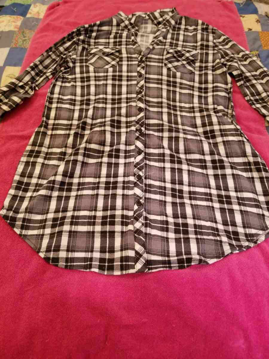 White Mark Black and White Plaid Tunic Top - Berea, Kentucky - FleaMarketBay