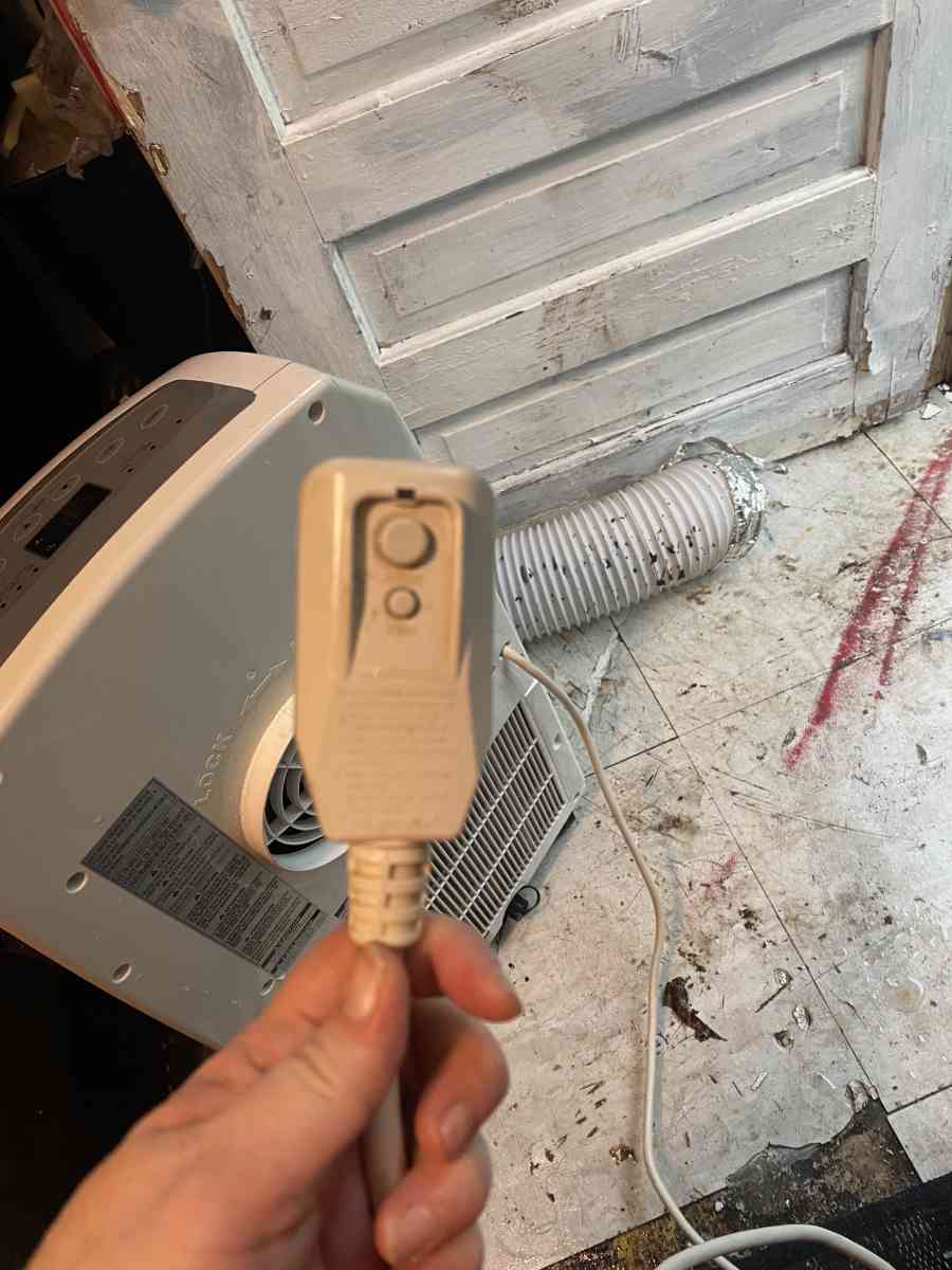 LG portable air conditioner 10000 BTU - Tulsa, Oklahoma - FleaMarketBay