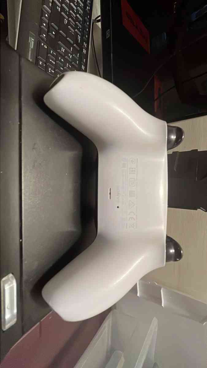 PlayStation 5 controller - Hanover, Maryland - FleaMarketBay