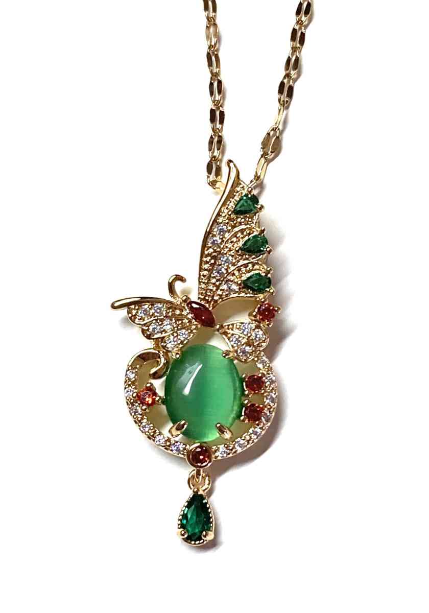 green Jade jadeite cat eye butterfly bird Cubic pendant - Pasadena, California - FleaMarketBay