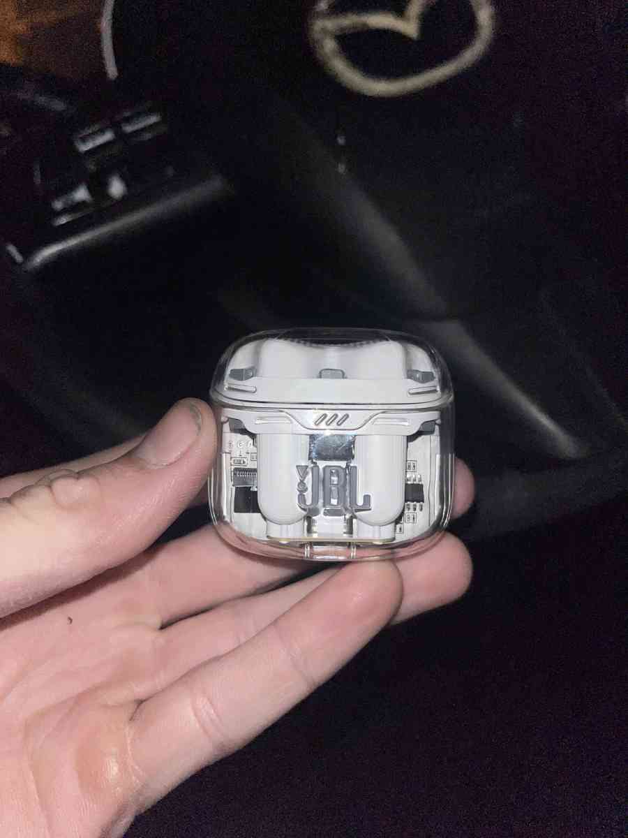 JBL Pure Bass Zero Noise Tune Flex Wireless Ear Buds - Irvine, California - FleaMarketBay