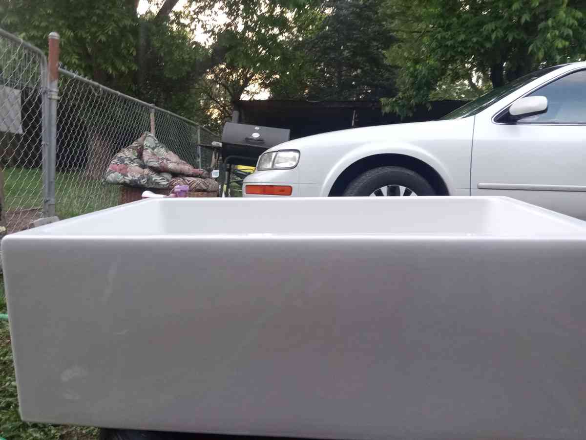 Farmhouse sink - Newberry, South Carolina - FleaMarketBay