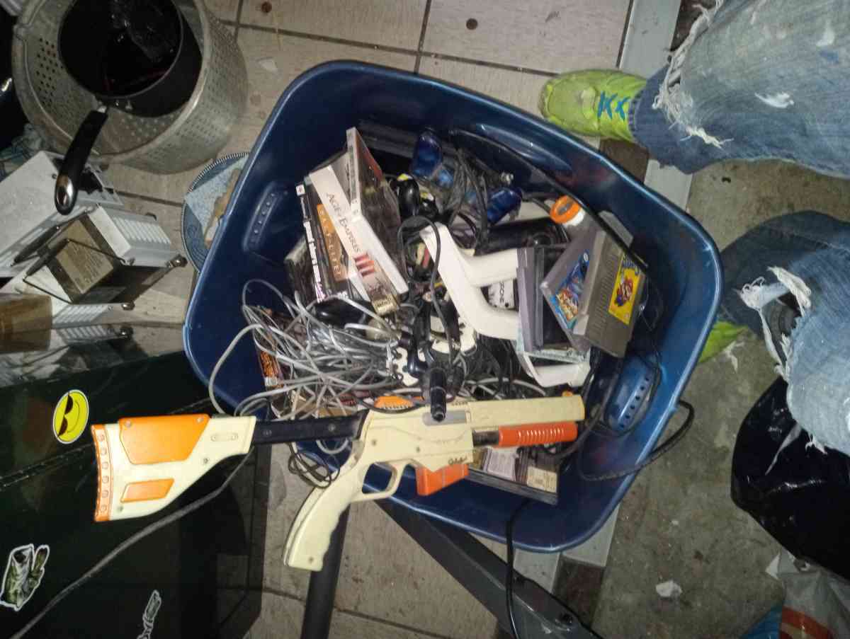 bulk video game systems - Clinton Township, Michigan - FleaMarketBay