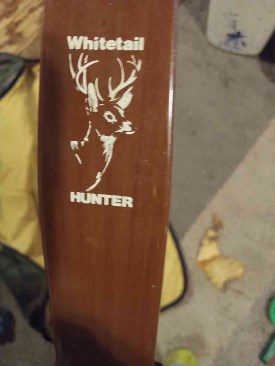 whitetail compound bow - Clinton Township, Michigan