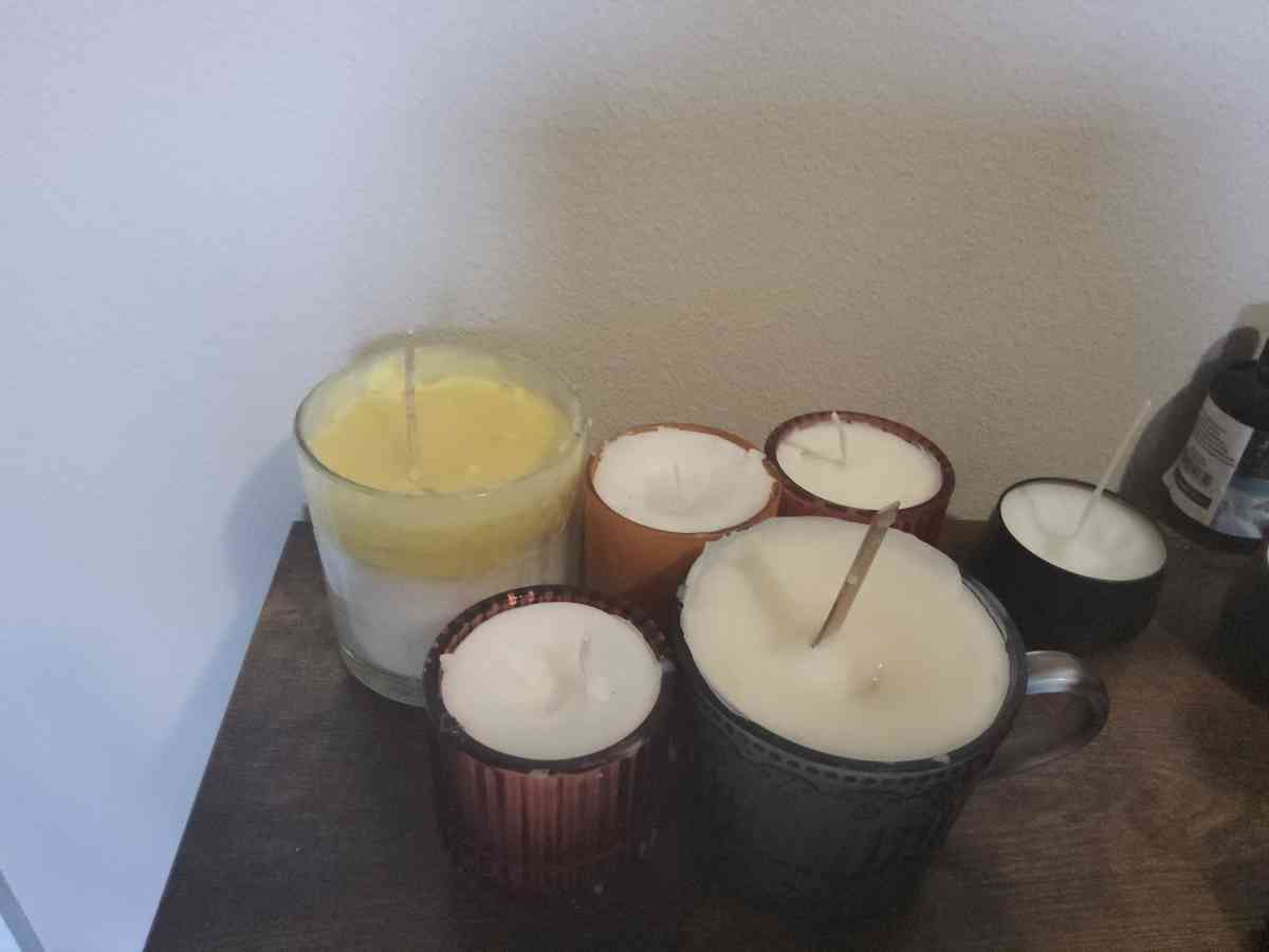 Is a candle sale out of his house by custom campbell by john - Alicia, Arkansas - FleaMarketBay