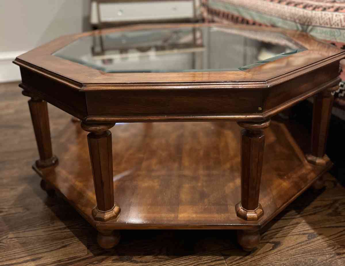 Elegant Wooden Octagon Shaped Coffee Table - Flower Mound, Texas