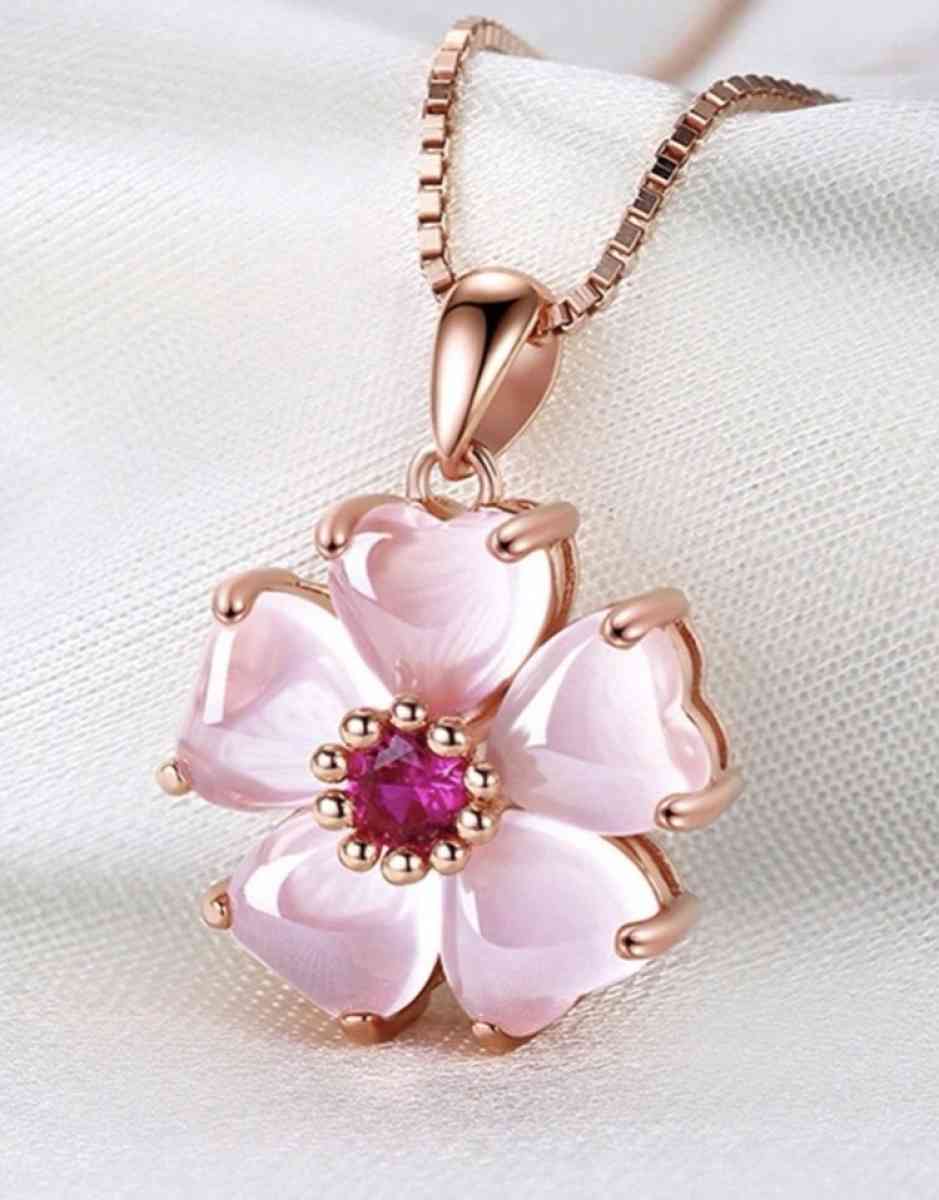 Pink Jade cat eye clover leaf lucky pendant necklace - Pasadena, California - FleaMarketBay