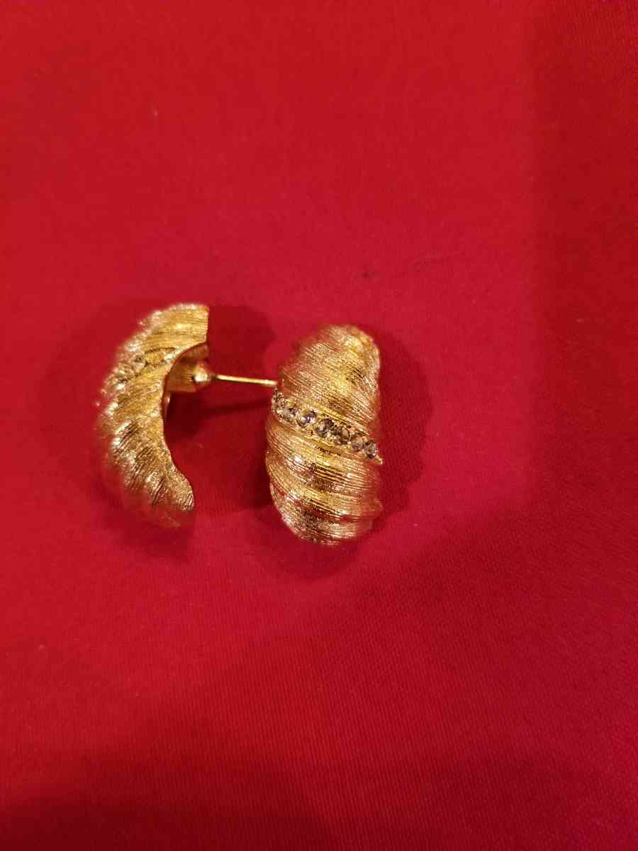 Vintage Christian Dior gold plated crystal accent earrings - Berea, Kentucky - FleaMarketBay