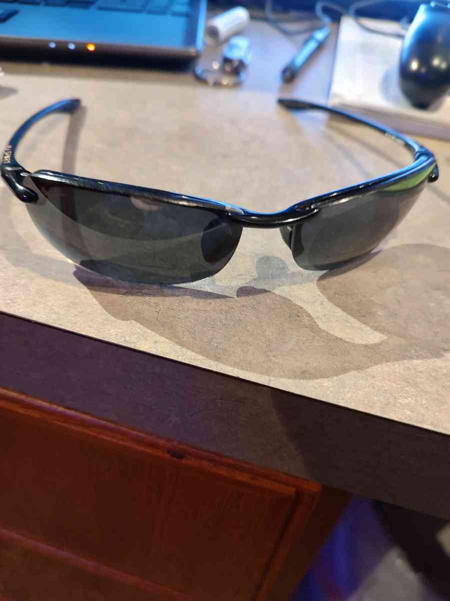 Maui Jim Makaha Reader Sunglasses - Seattle, Washington - FleaMarketBay