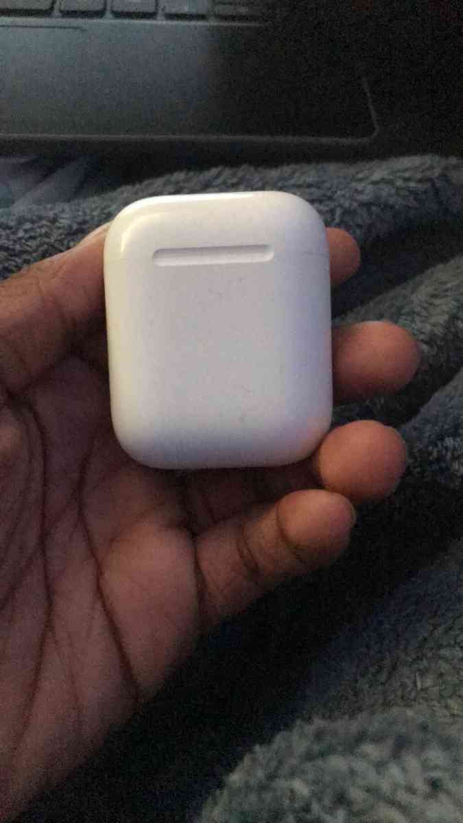 Apple Air pods 2nd generation - Danville, Virginia - FleaMarketBay
