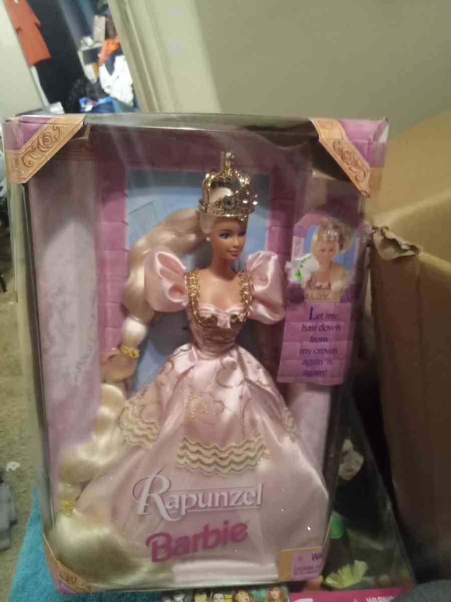 barbies - Waterloo, Iowa - FleaMarketBay