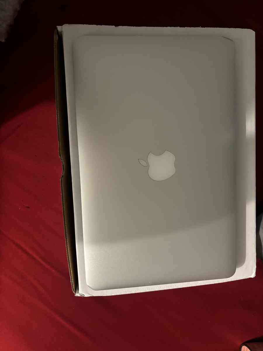 Apple MacBook Air - Spartanburg, South Carolina - FleaMarketBay