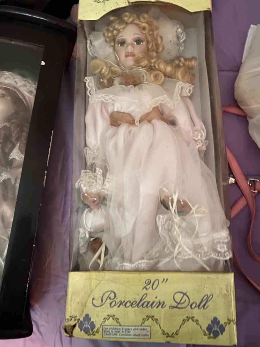 Porcelains - Shreveport, Louisiana - FleaMarketBay