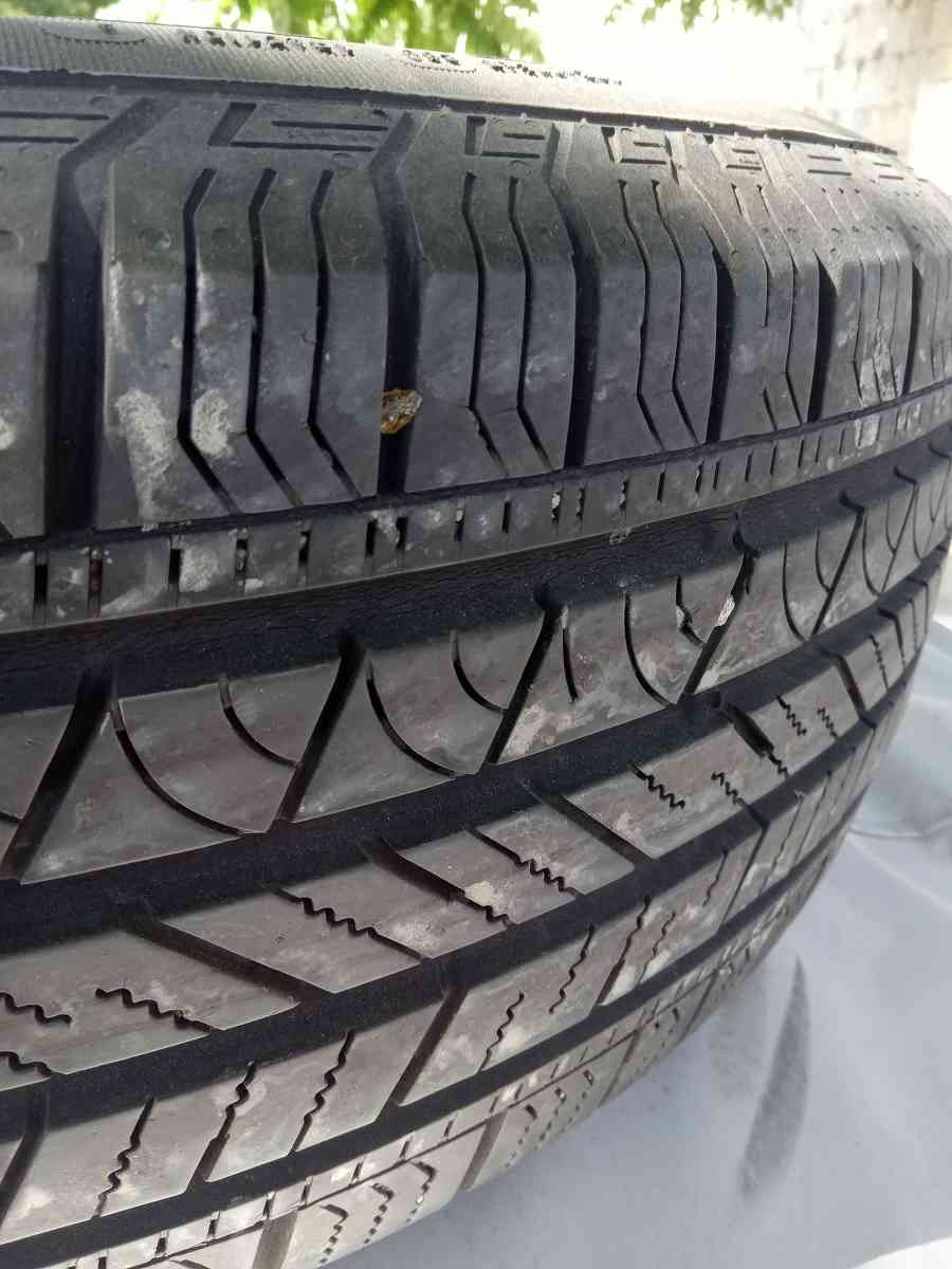 tires 225 65 R 17 - Fresno, California - FleaMarketBay