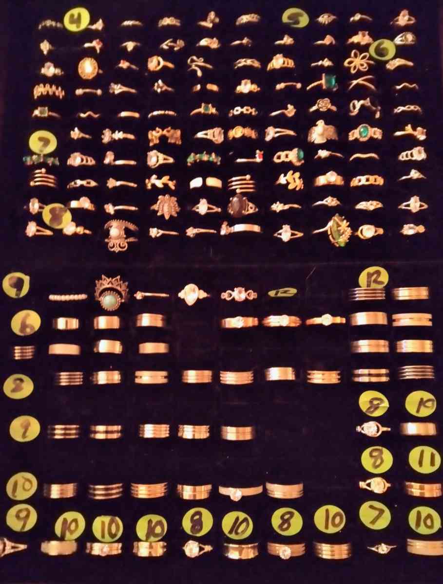 MEN AND WOMENS RINGS AND WEDDING SETS - Hanford, California - FleaMarketBay