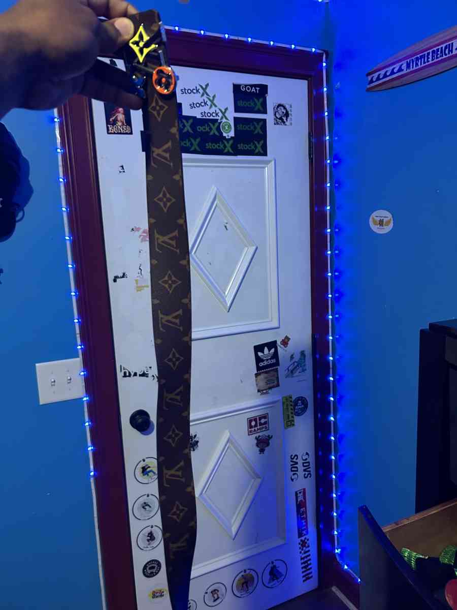 Louis Vuitton belt - Acworth, Georgia