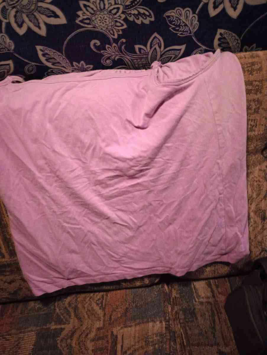 womens shirts an tank tops - Park Hills, Missouri - FleaMarketBay