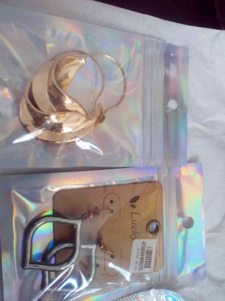 3 pairs of EARRINGS set8 - Alachua, Florida - FleaMarketBay