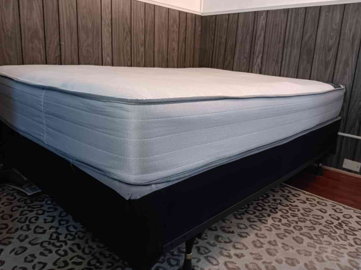 2 bed frames and mattresses - Kearny, New Jersey - FleaMarketBay