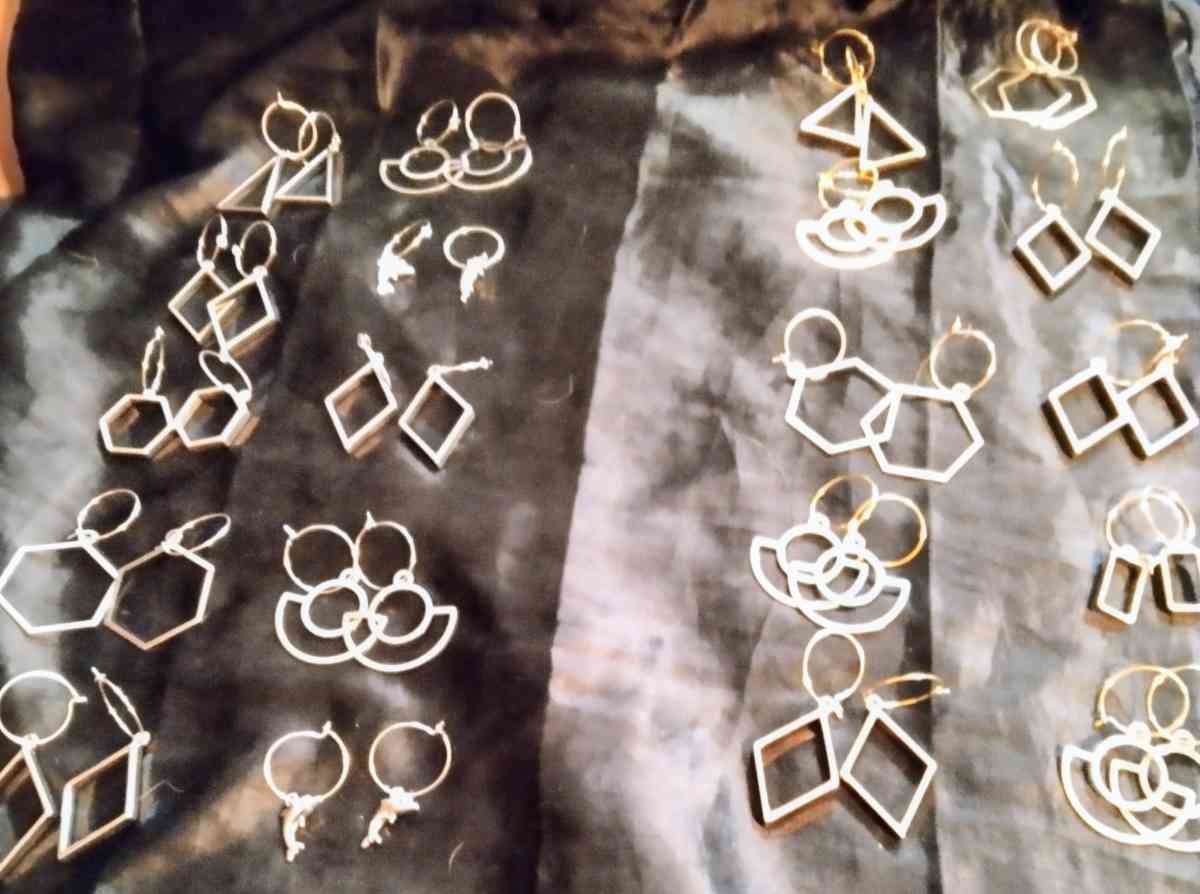 BRAND NEW JEWELRY - Hanford, California - FleaMarketBay