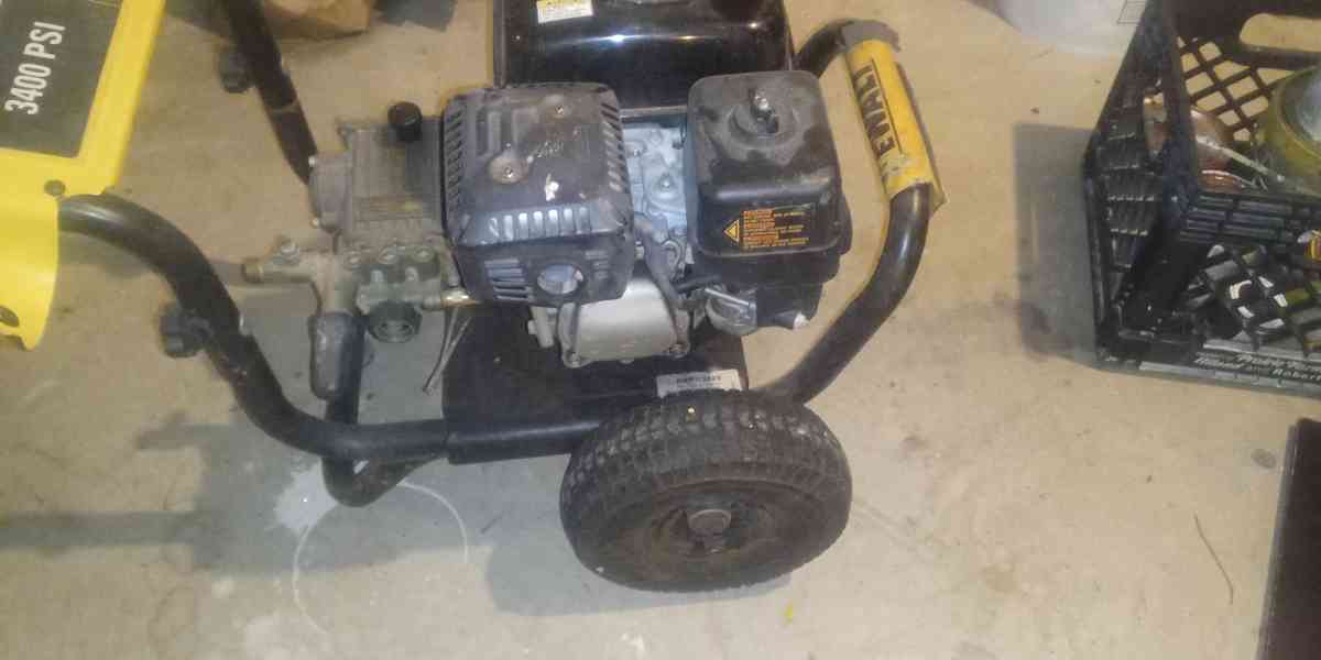 3400 psi DeWalt pressurewasher - Pell Lake, Wisconsin - FleaMarketBay
