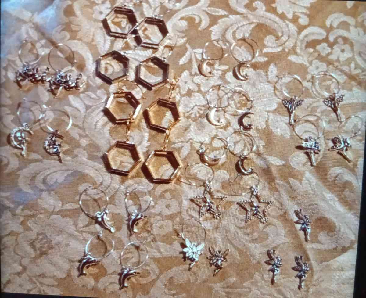 BRAND NEW JEWLERY - Hanford, California - FleaMarketBay