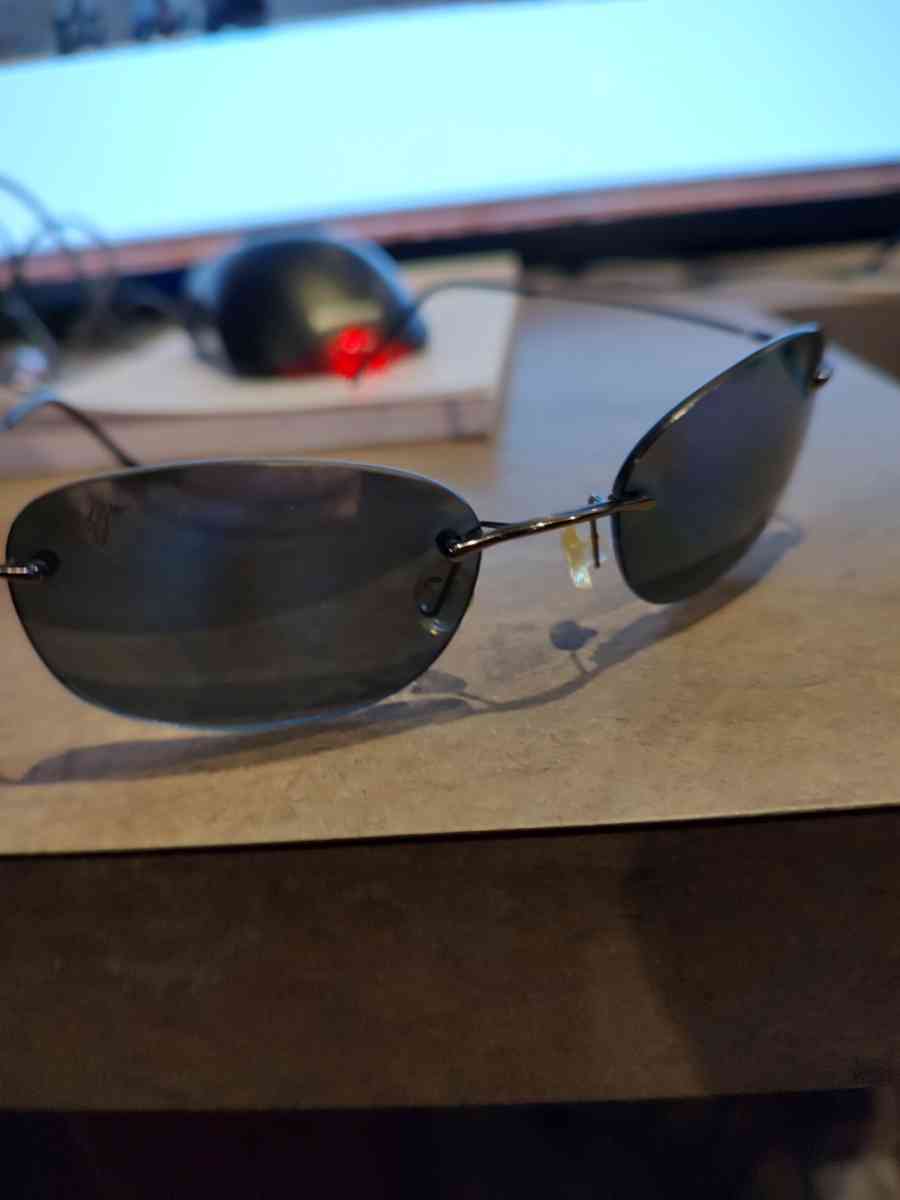 Maui Jim Waikiki Sunglasses - Seattle, Washington - FleaMarketBay