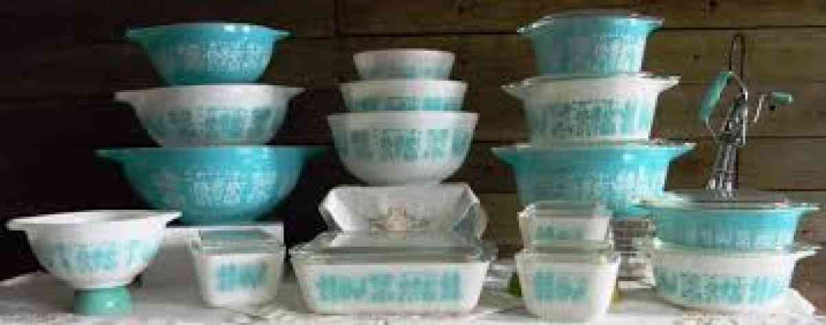Vintage Tourqouise Bowls and Casserole dishes set - South Solon, Ohio - FleaMarketBay