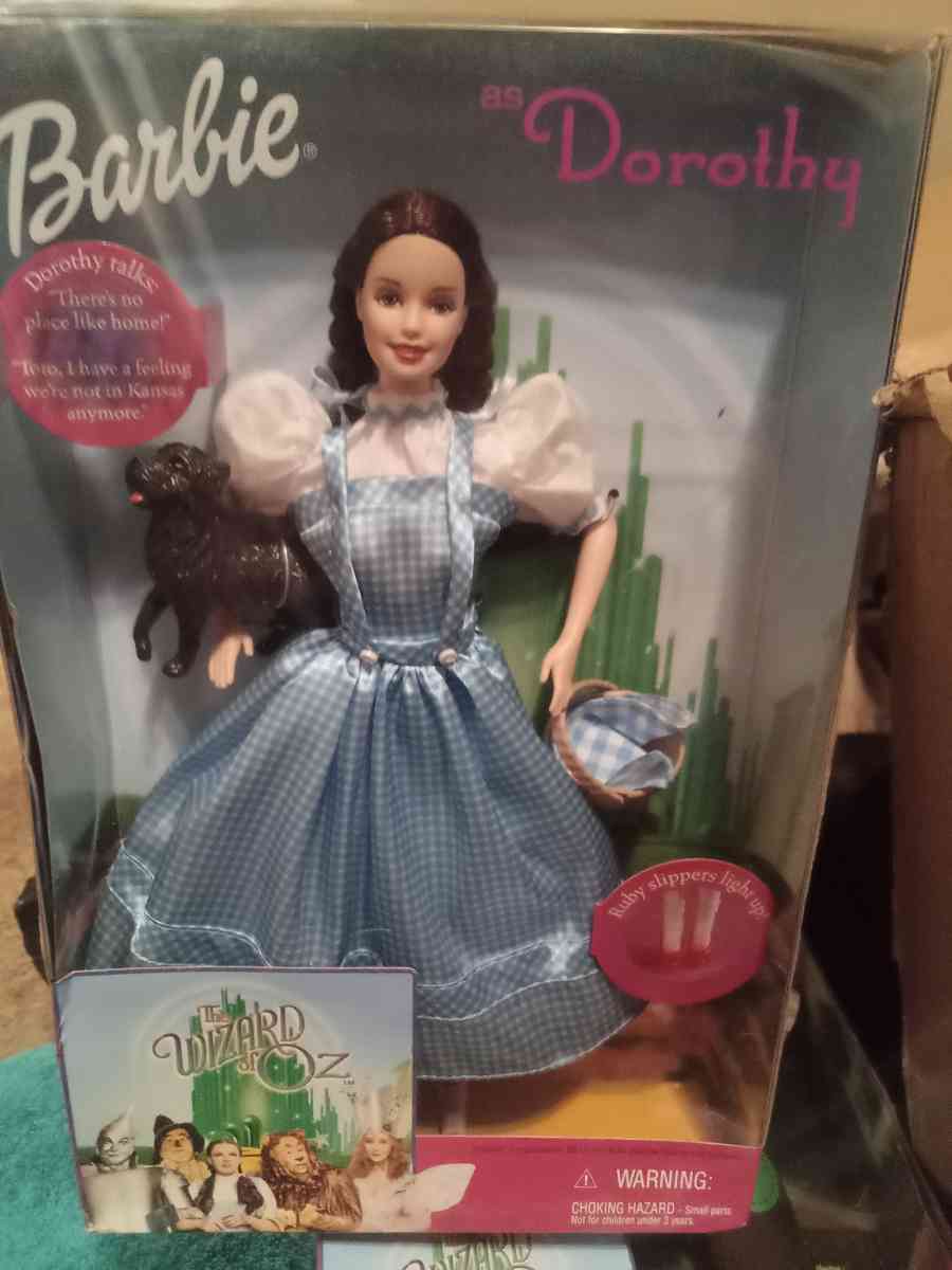 Barbies wizard of Oz set - Waterloo, Iowa - FleaMarketBay