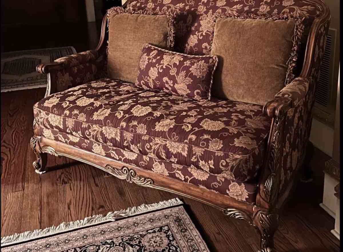 French Style Setee - Flower Mound, Texas - FleaMarketBay