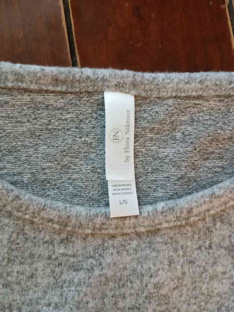 Flora Nikrooz Women 2 Piece Gray Pajama SZ Size L - North Hollywood, California - FleaMarketBay