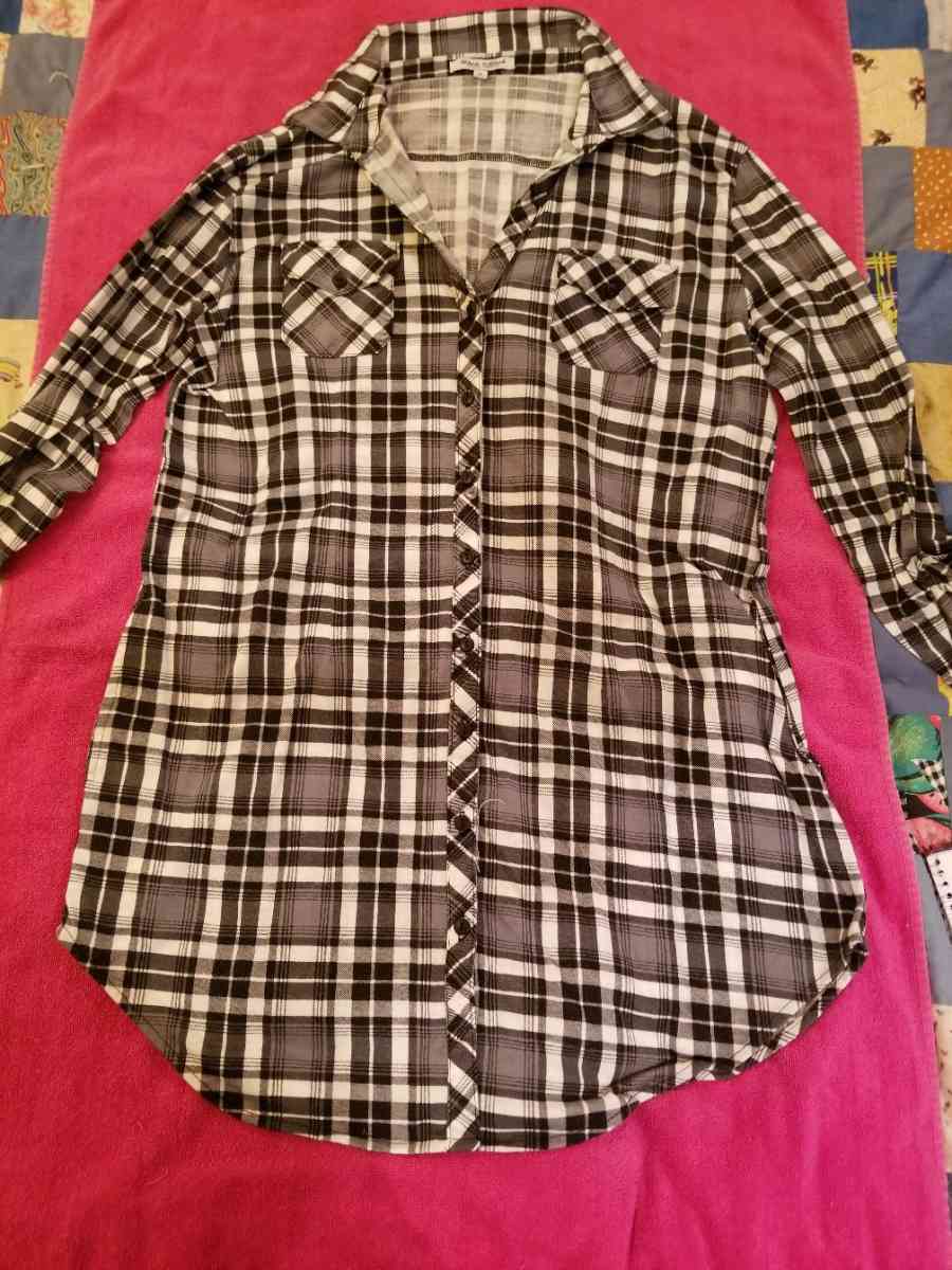 White Mark Black and White Plaid Tunic Top