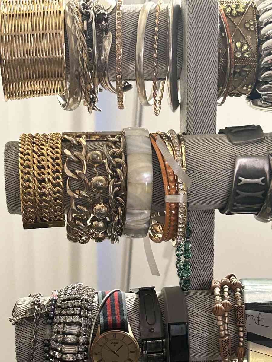 estate mystery jewelry jars - Goodyear, Arizona - FleaMarketBay