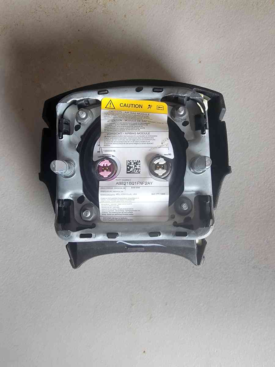 GMC Steering wheel - South Gate, California - FleaMarketBay