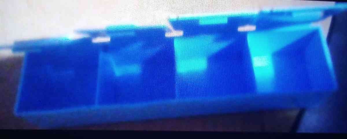 Pill Dispenser 4 Sections - Winchester, Kentucky - FleaMarketBay