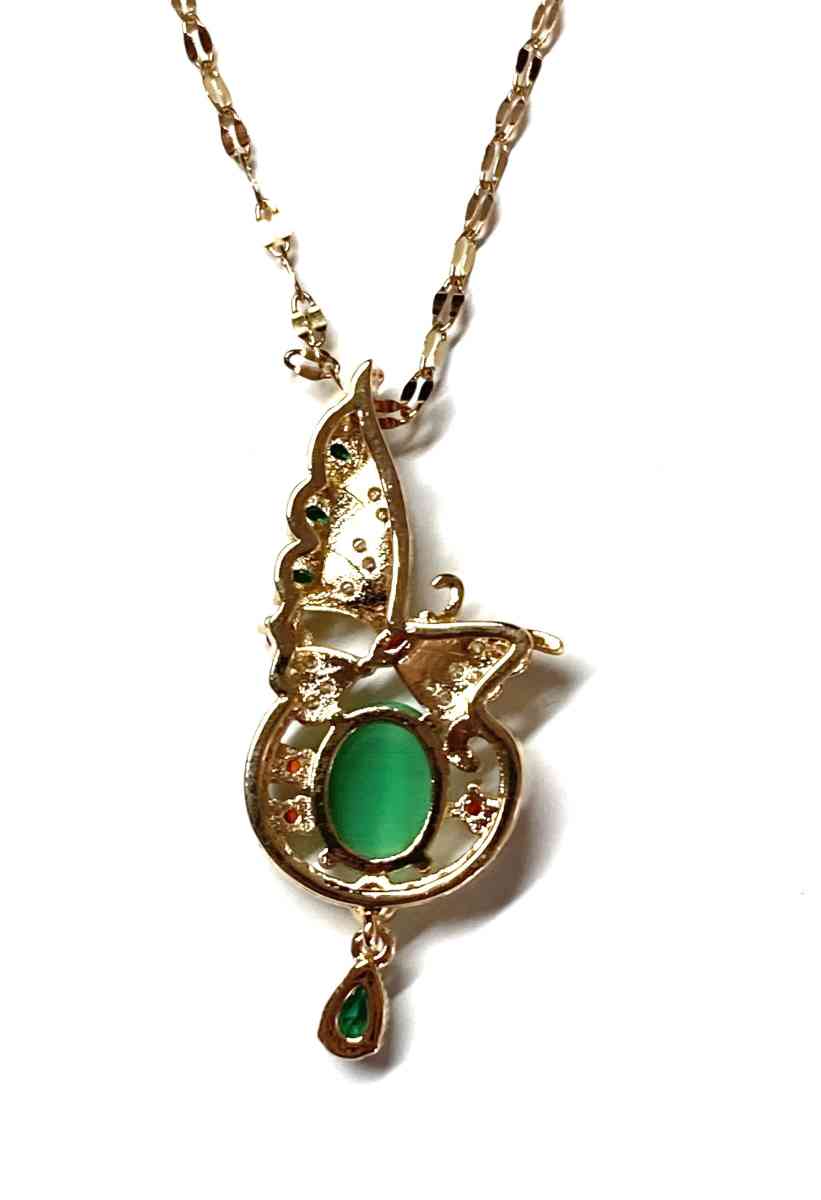 green Jade jadeite cat eye butterfly bird Cubic pendant - Pasadena, California - FleaMarketBay