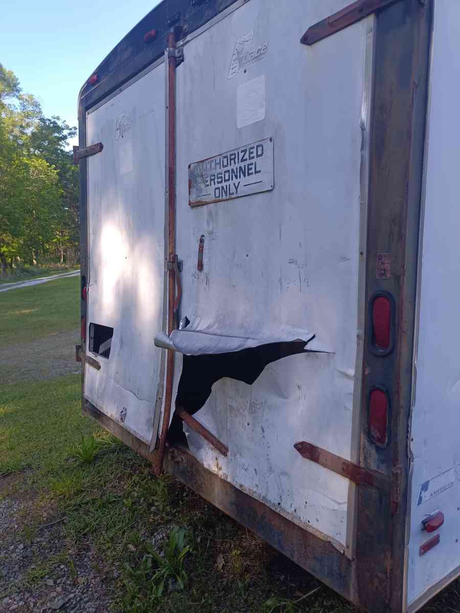 7X16 feet enclosed cargo trailer - Smiths Station, Alabama - FleaMarketBay