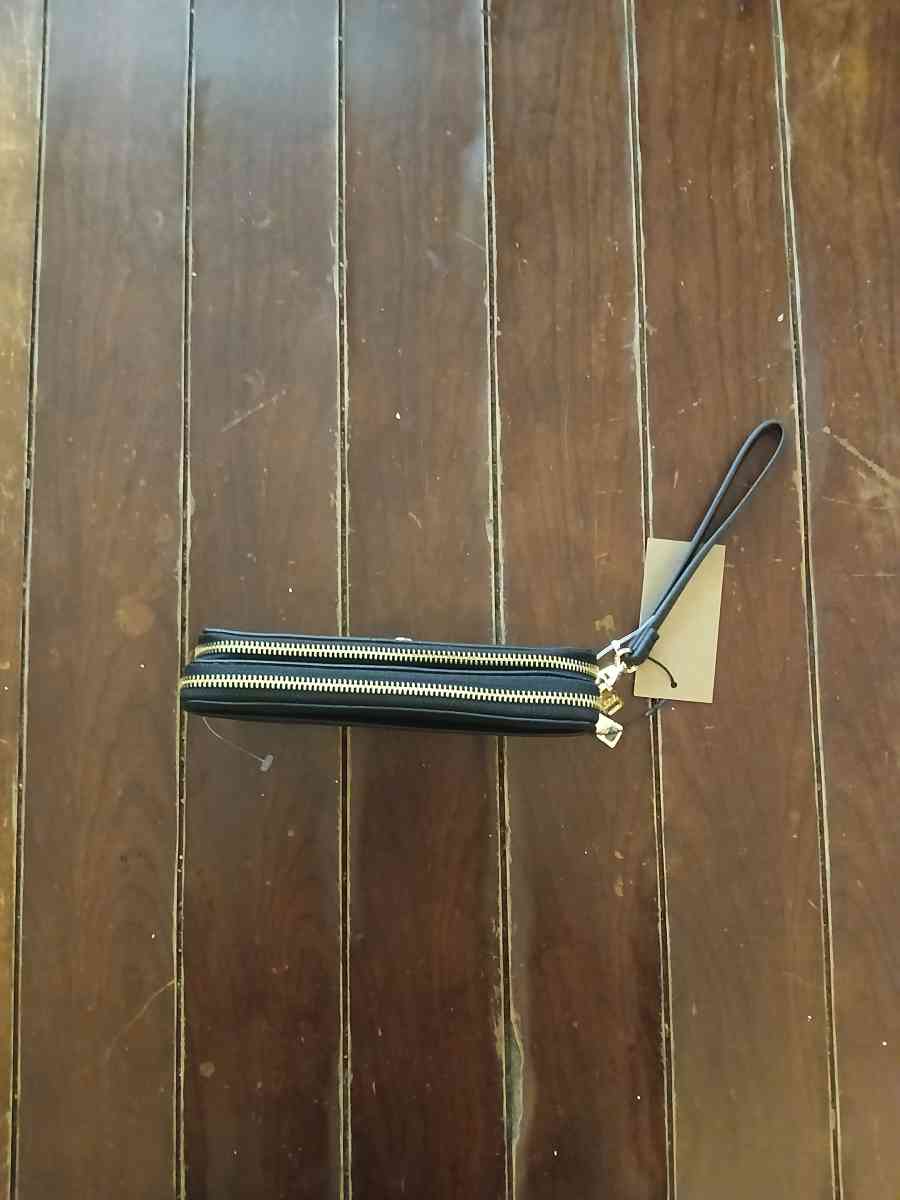 Steve Madden BBENNI Black Zip Around Wallet - North Hollywood, California - FleaMarketBay