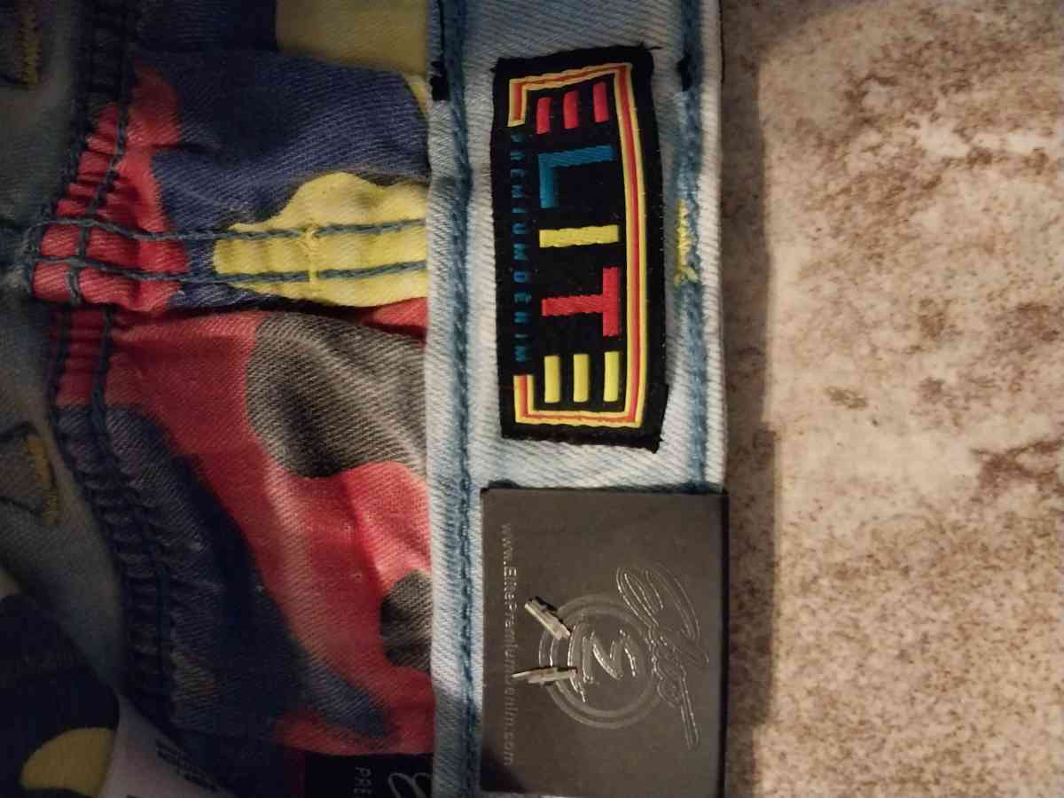 Brand New Elite style Jeans size 5 - Springfield, Tennessee - FleaMarketBay