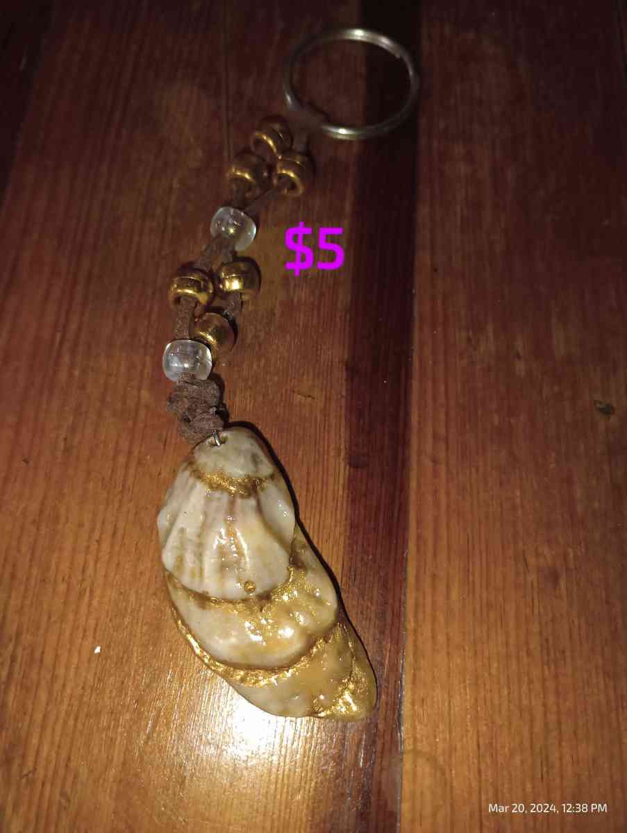 seashell jewlery and key chains - Devine, Texas - FleaMarketBay