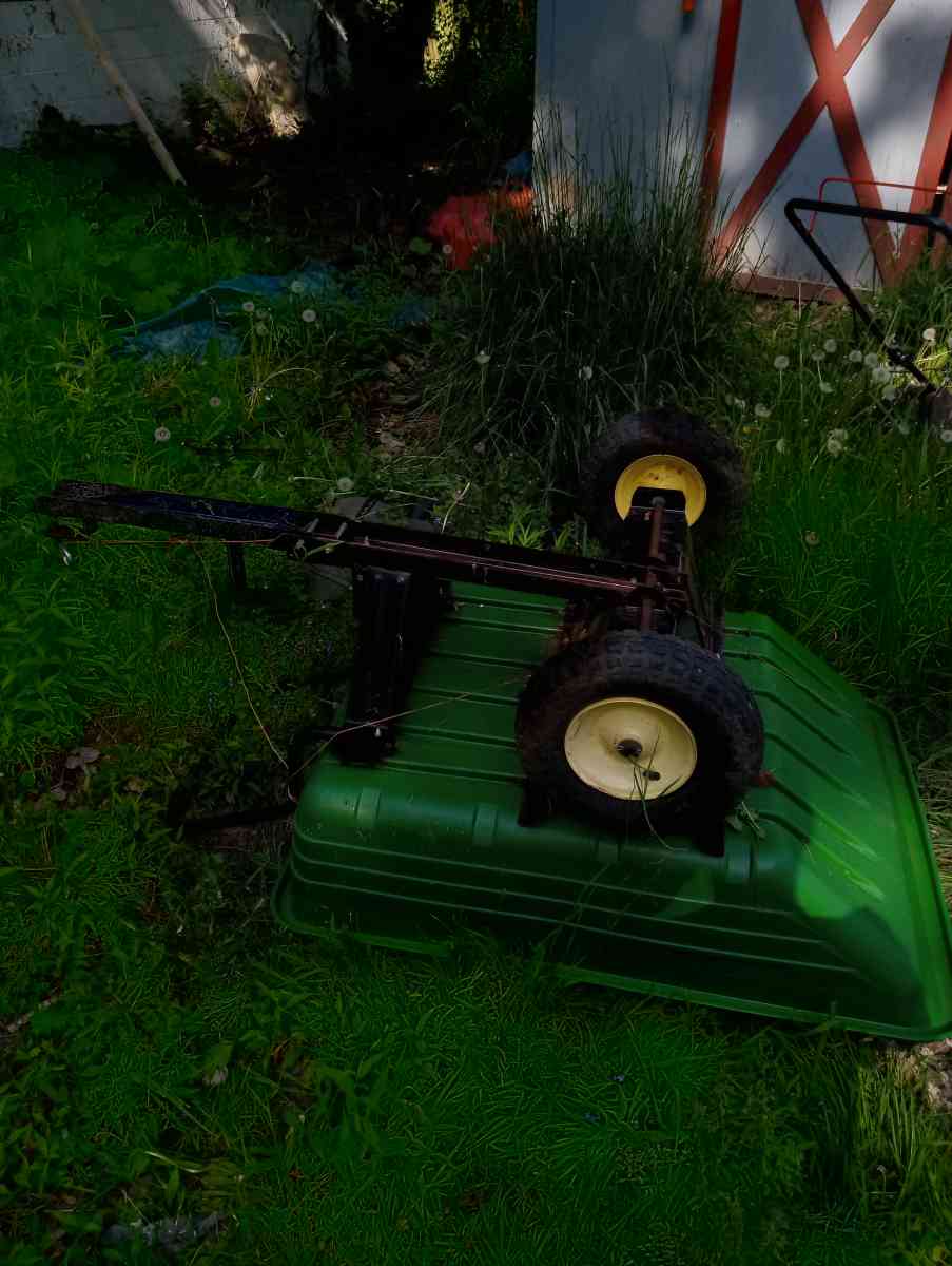 riding mower dump trailer - Clinton Township, Michigan - FleaMarketBay