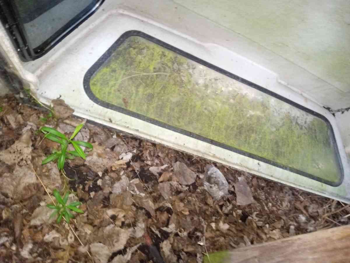 8foot truck cap for dodge - Clinton Township, Michigan - FleaMarketBay