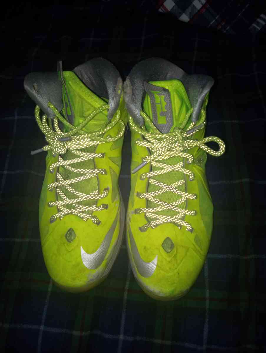 LeBron Volt 19 Yellow - Cincinnati, Ohio