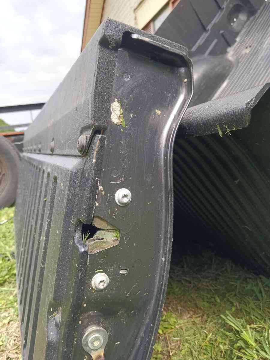 Toyota Tacoma   Tailgate - Houston, Texas - FleaMarketBay