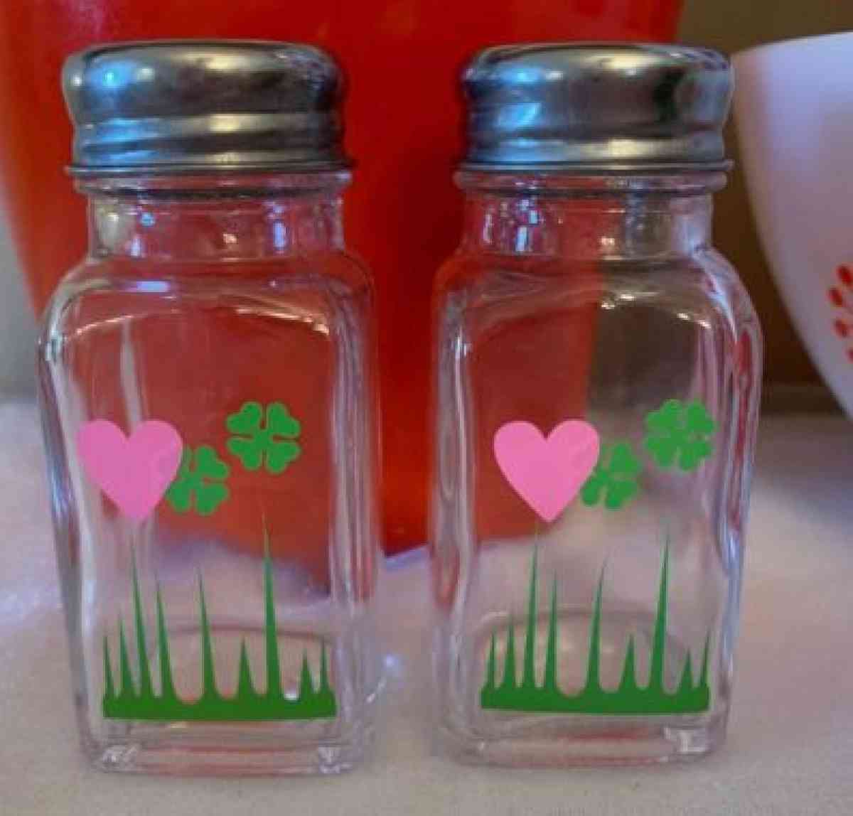 Pyrex salt and pepper shakers - South Charleston, Ohio - FleaMarketBay