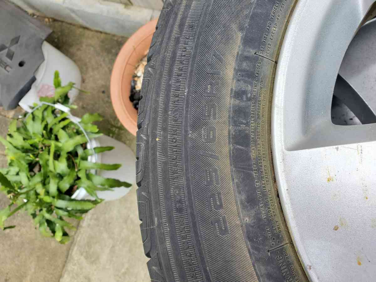 17 inch rin and tires 4 pcs - Philadelphia, Pennsylvania - FleaMarketBay