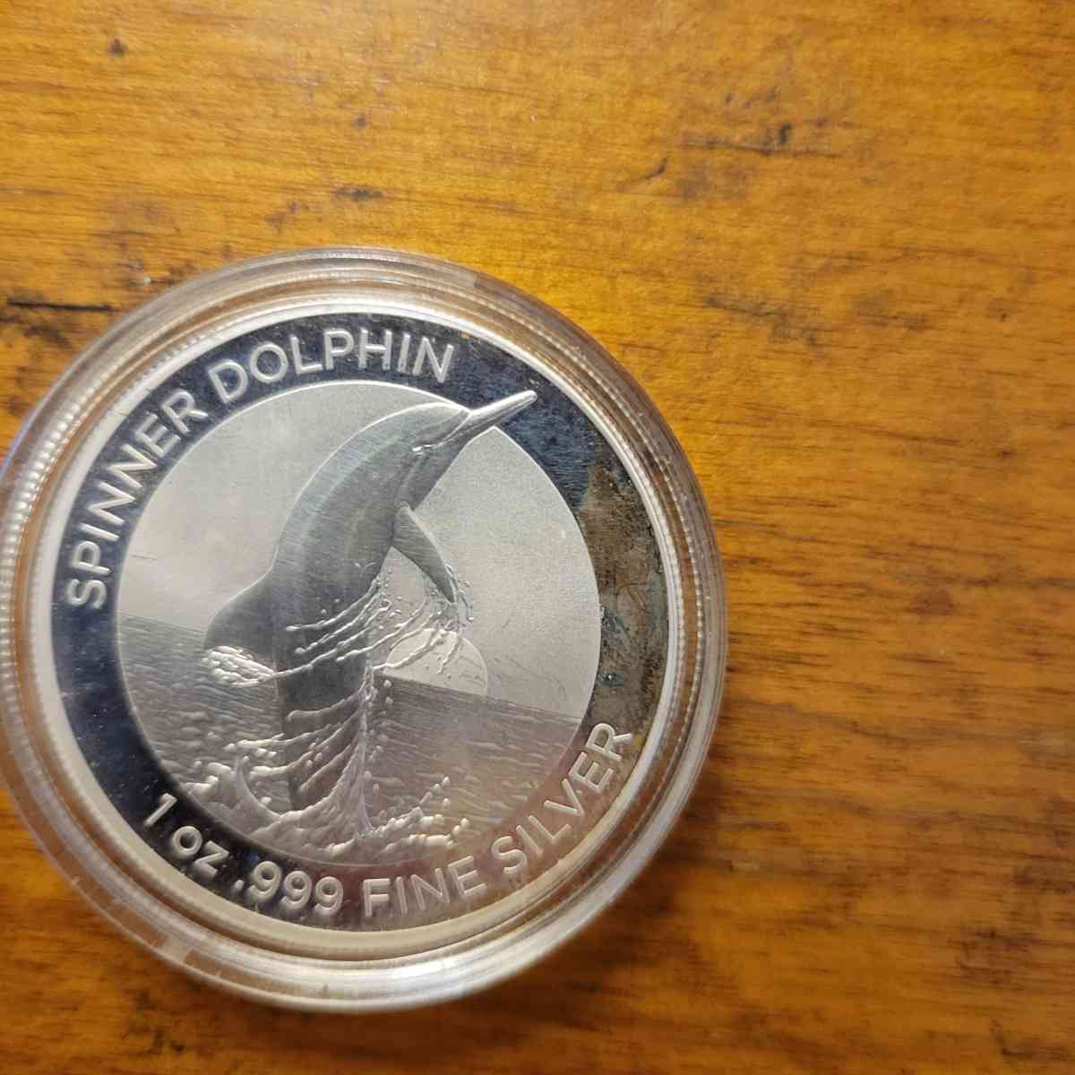 pure 999 silver spinner dolphin round - Omaha, Nebraska - FleaMarketBay