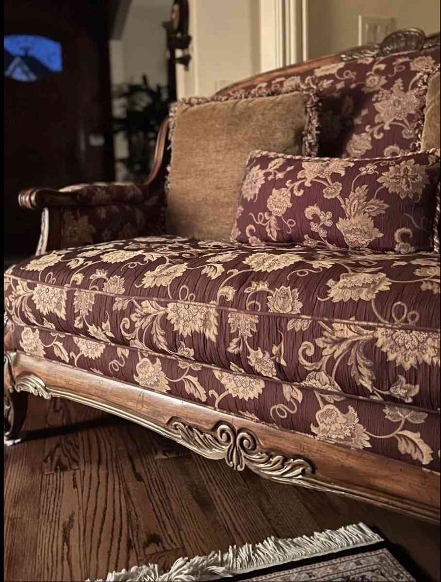 French Style Setee - Flower Mound, Texas - FleaMarketBay