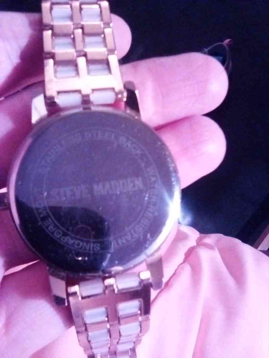 Steve Madden watch - Gonzales, Louisiana - FleaMarketBay