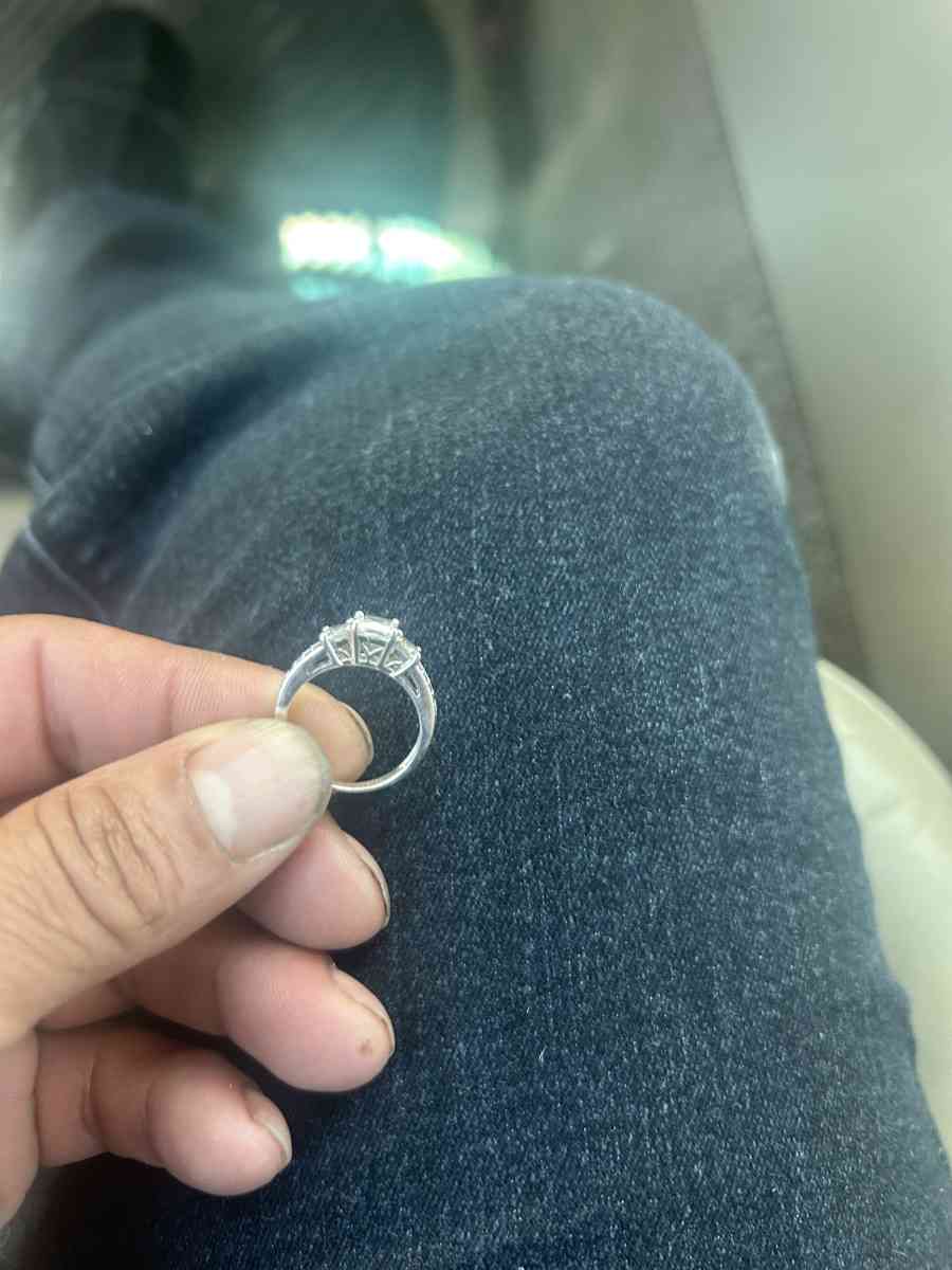 PrincessCut White LabCreated Sapphire Three Stone VintageSty - Austin, Texas - FleaMarketBay